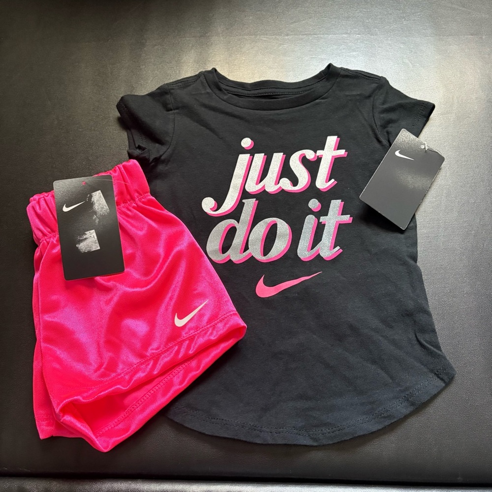 NWT Nike Glitter Athletic Set Girls Size 3T